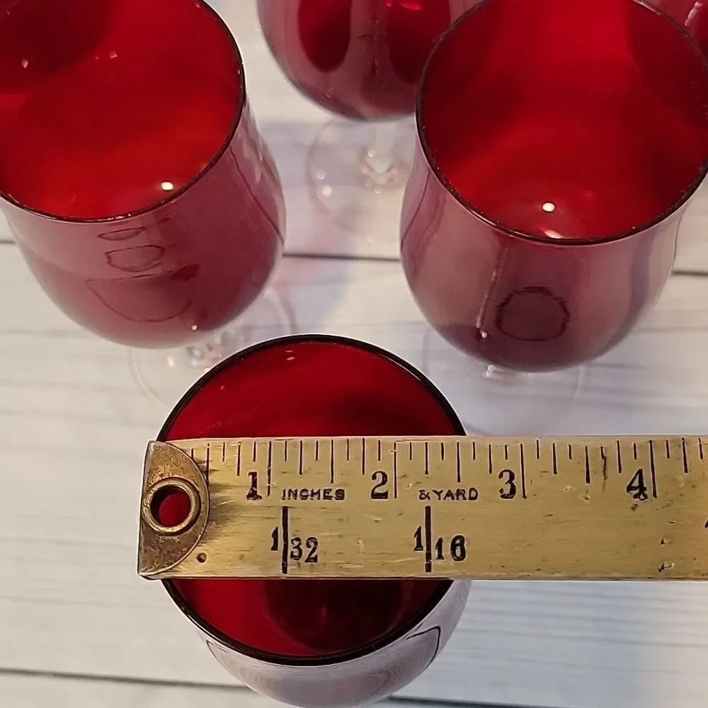 Colony Saturn Red water goblet 7 1/4
